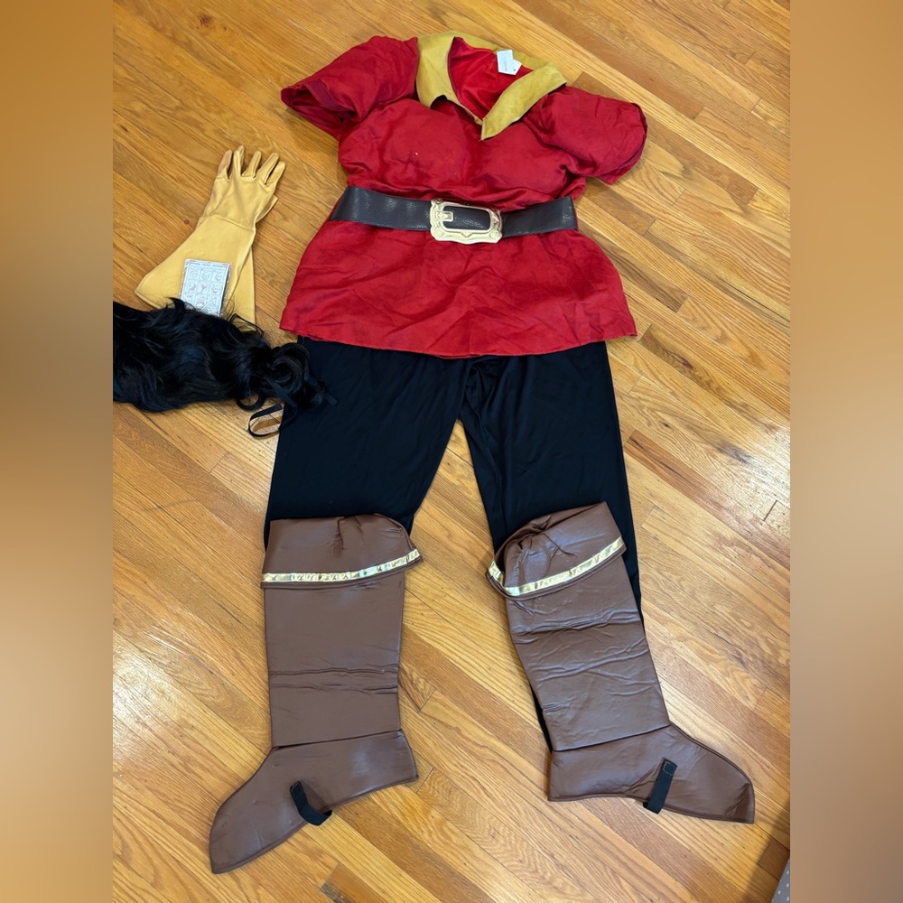 Mens Gaston costume large